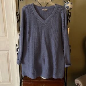 Women's v-neck tunic sweater